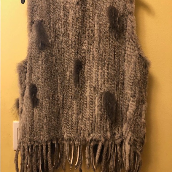 Beautiful Brand New Fur Best WITH TAGS! - Picture 3 of 3